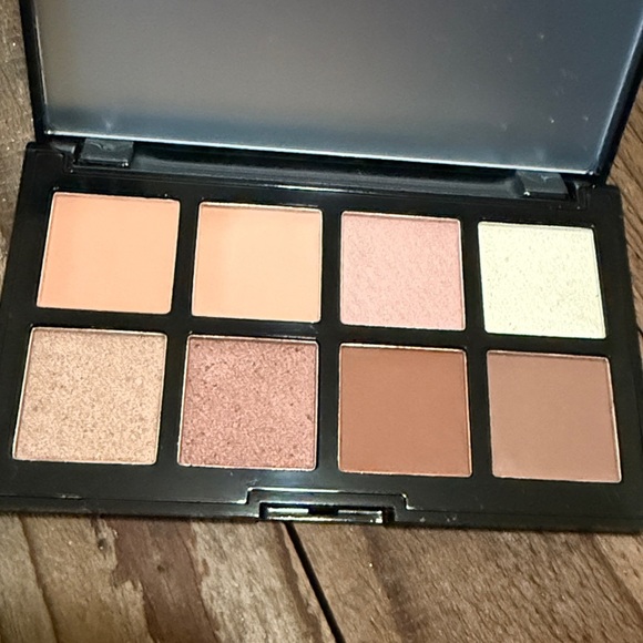The Necessities Eyeshadow Palette - Neutral Shades from Phase zero - Picture 2 of 3